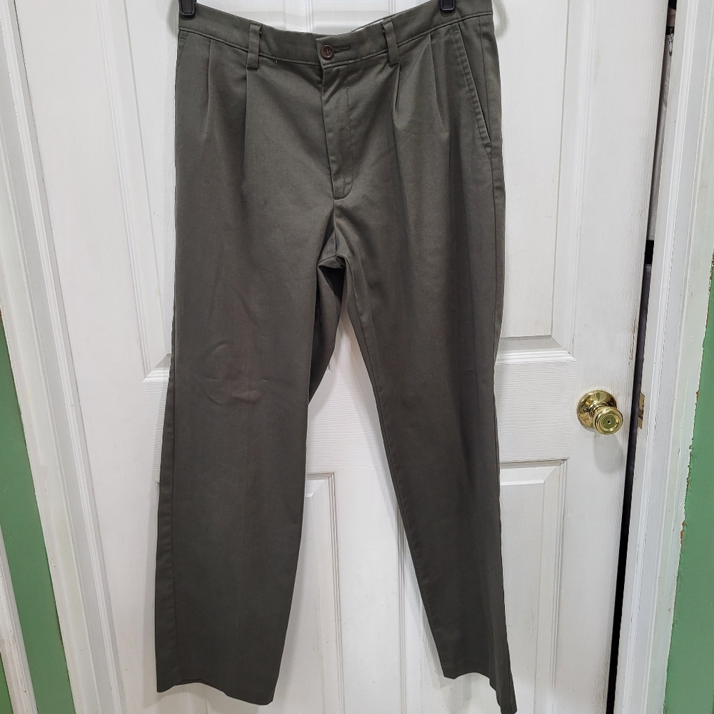 Dockers Classic Fit - Size 34/34